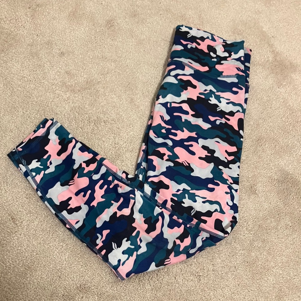 Fabletics Powerhold in camo